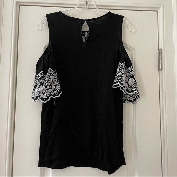LOFT Black and White Eyelet Cold Shoulder Top XS - Picture 4 of 7